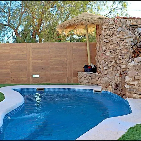 Acogedor Con Piscina Alpesi faház