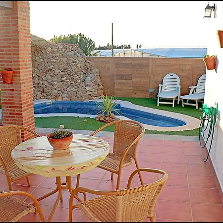 Acogedor Con Piscina Alpehytte *